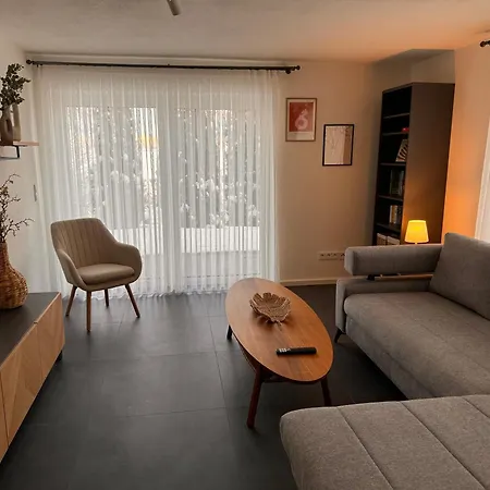 Alpinelounge -modern - Spacious