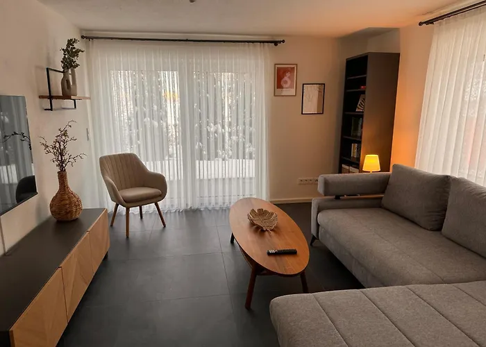 Alpinelounge -modern - Spacious